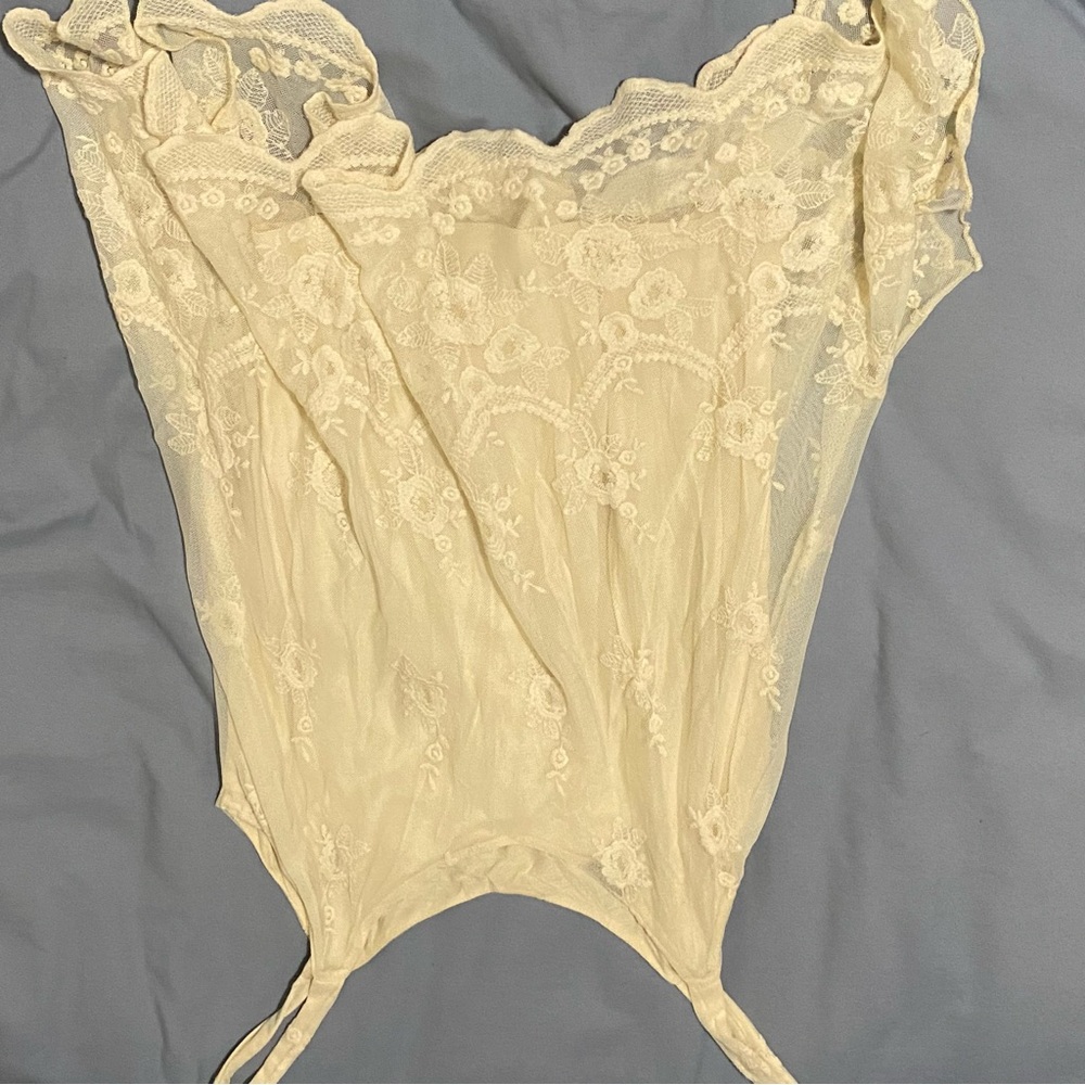 Whimsical Delicate Ivory Lace Camisole Tank Top - Picture 7 of 7